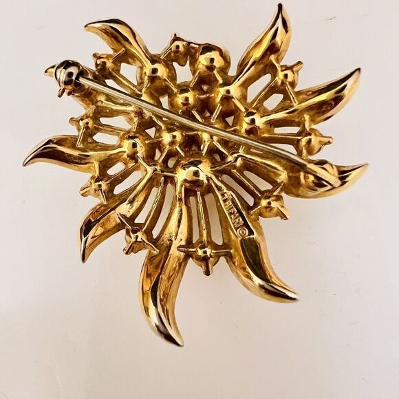 Vintage Crown Trifari Brooch Gold T Faux Pearls Rhinestones Flower Floral 4445 - Picture 5 of 8